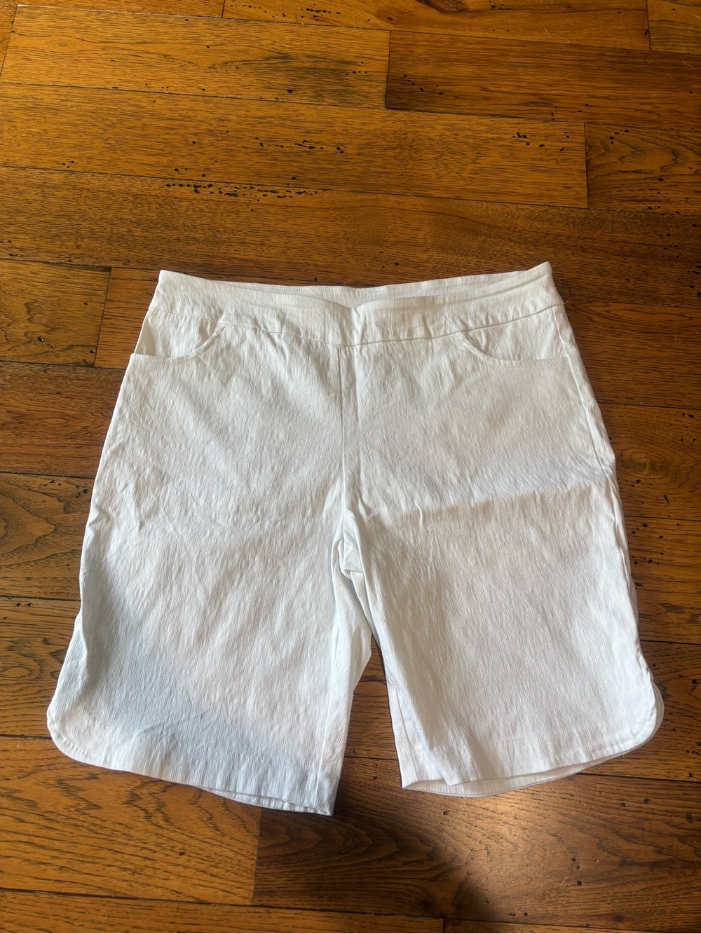 Bella Rose Women’s White Stretch Pull-On Bermuda Shorts Size XL